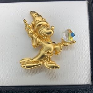 Standing Mickey Napier pin
